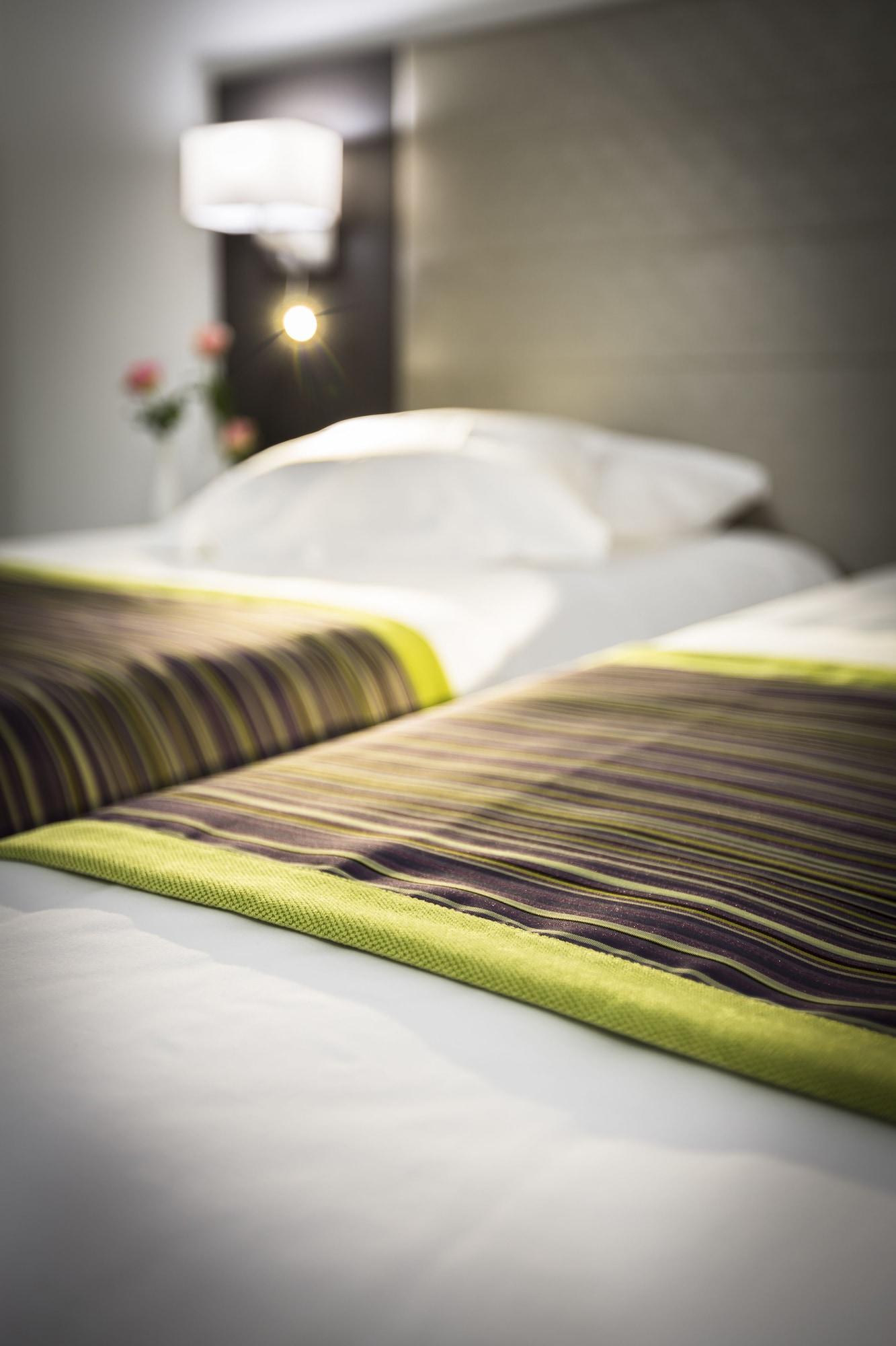 Hotel Astrid Lourdes Bagian luar foto