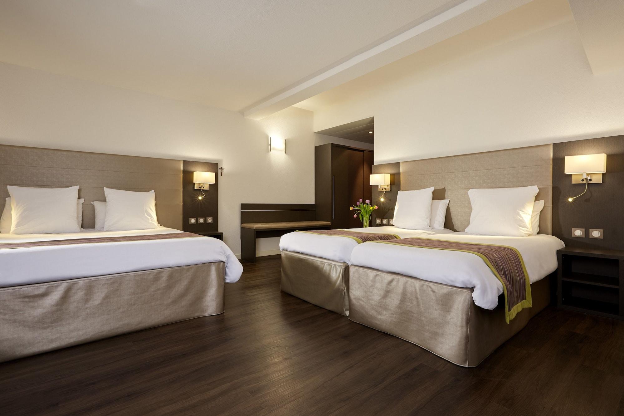 Hotel Astrid Lourdes Bagian luar foto