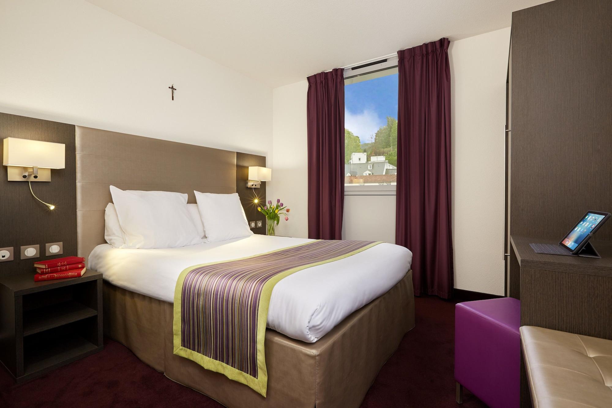 Hotel Astrid Lourdes Bagian luar foto