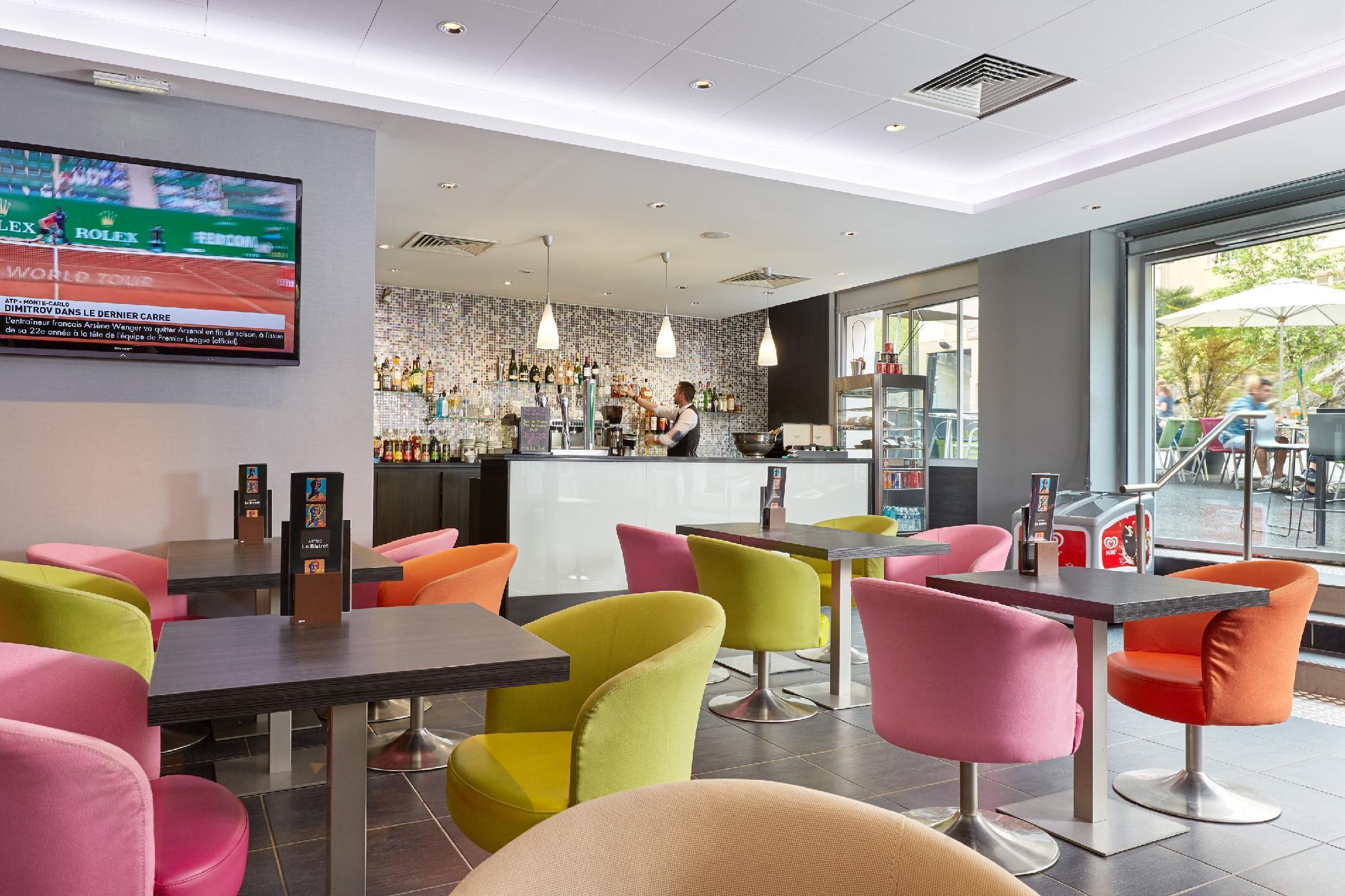 Hotel Astrid Lourdes Bagian luar foto
