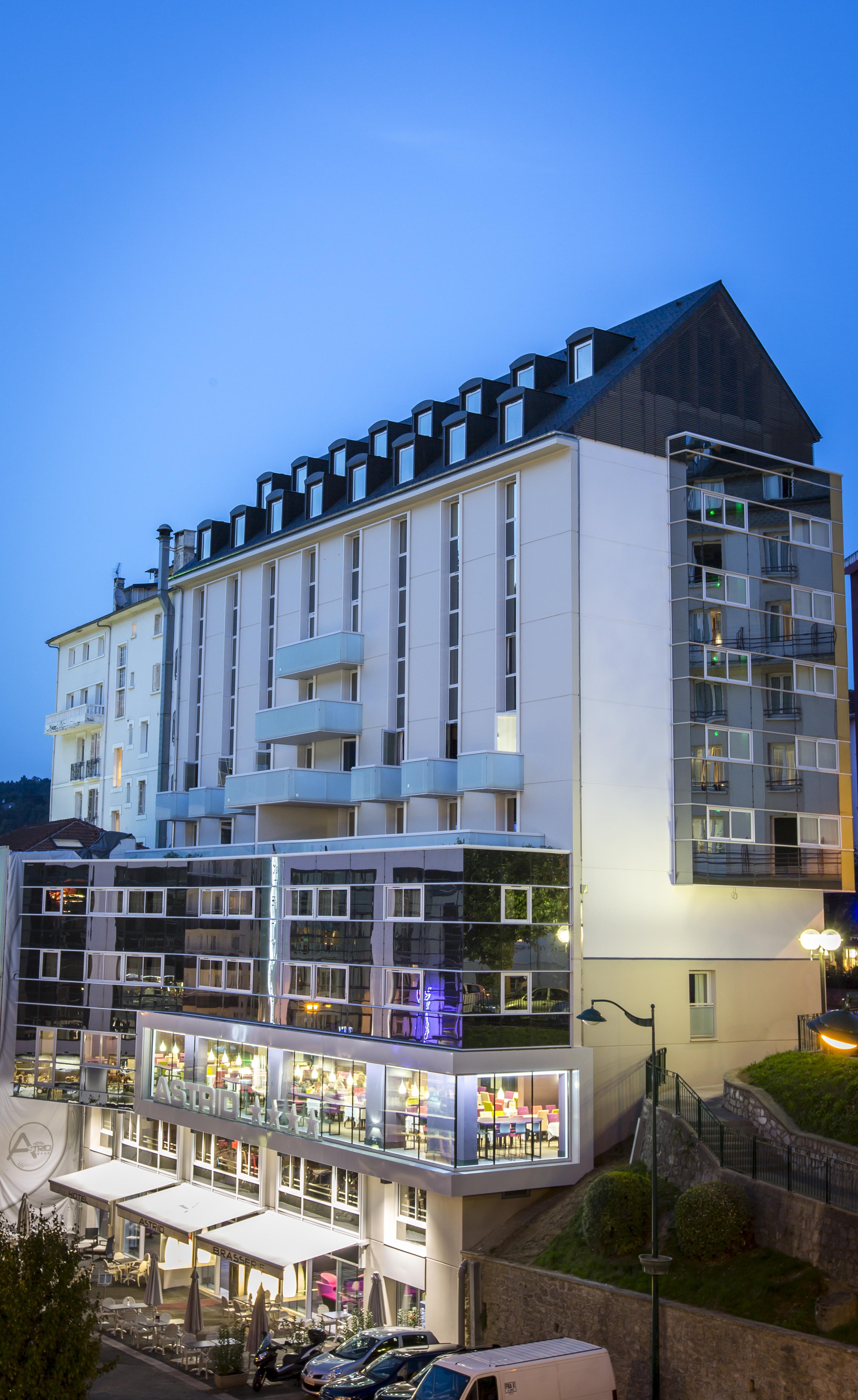 Hotel Astrid Lourdes Bagian luar foto