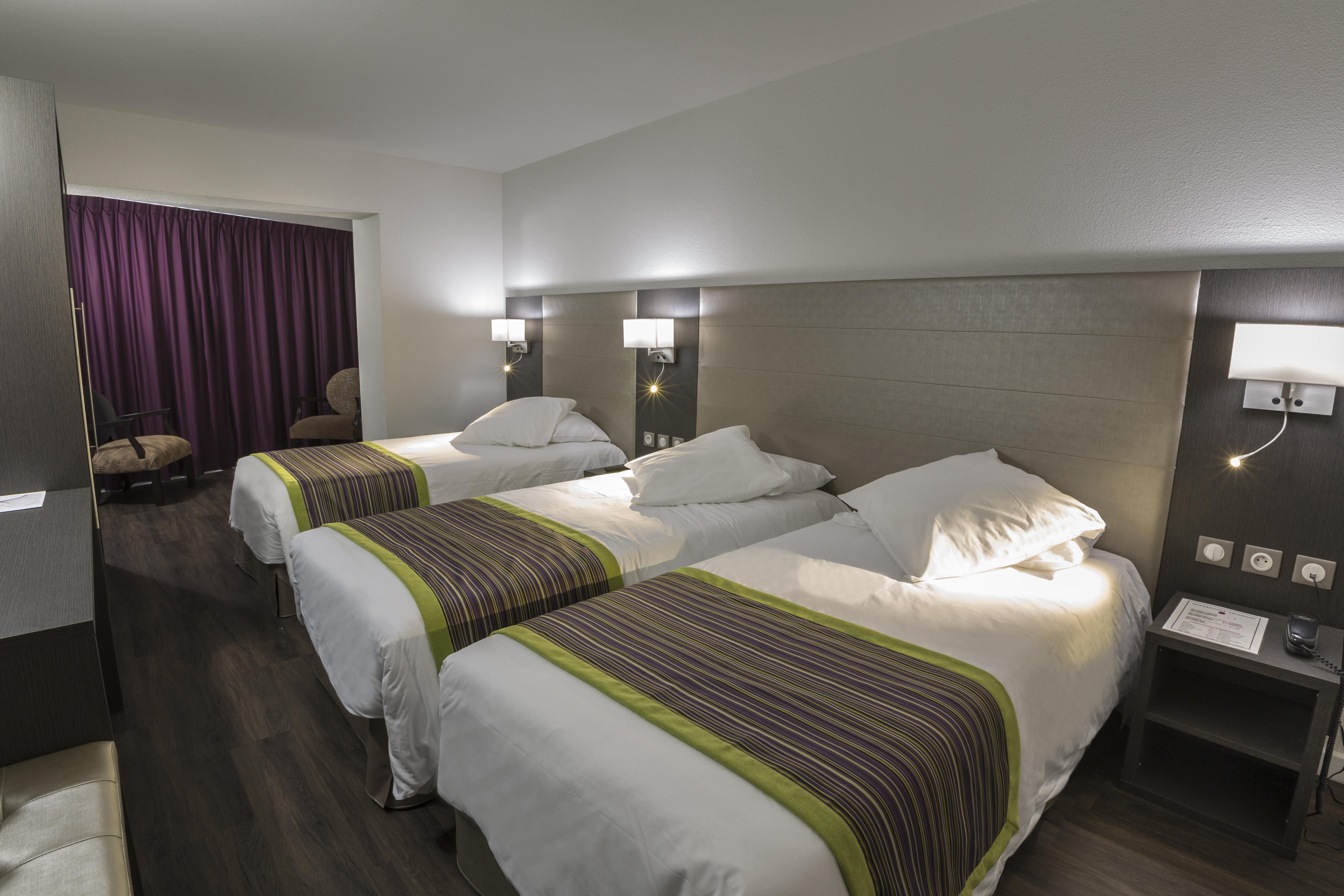 Hotel Astrid Lourdes Bagian luar foto