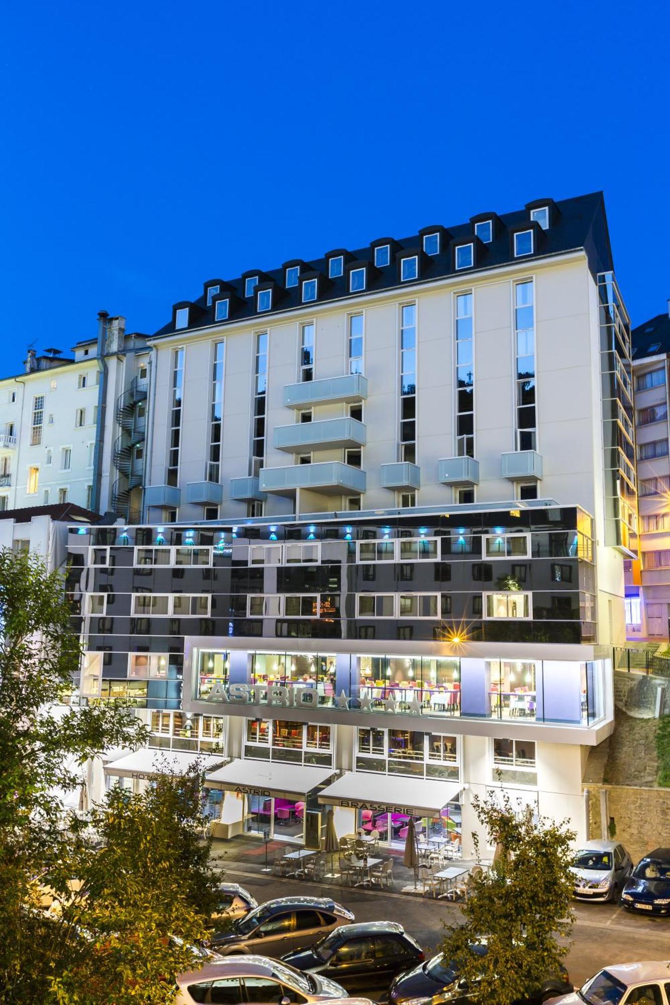 Hotel Astrid Lourdes Bagian luar foto