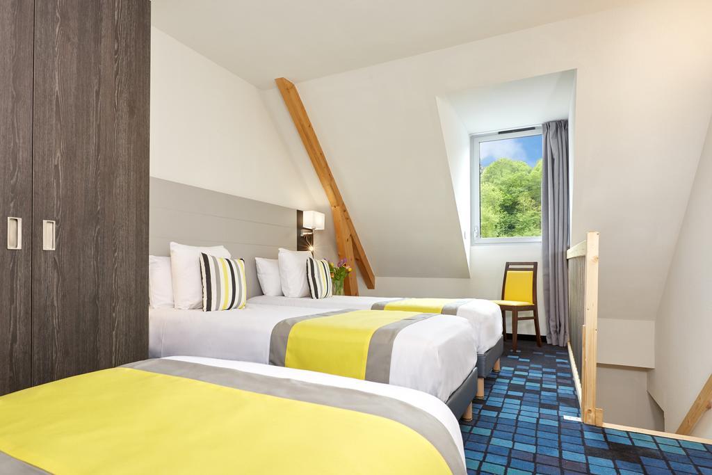 Hotel Astrid Lourdes Bagian luar foto