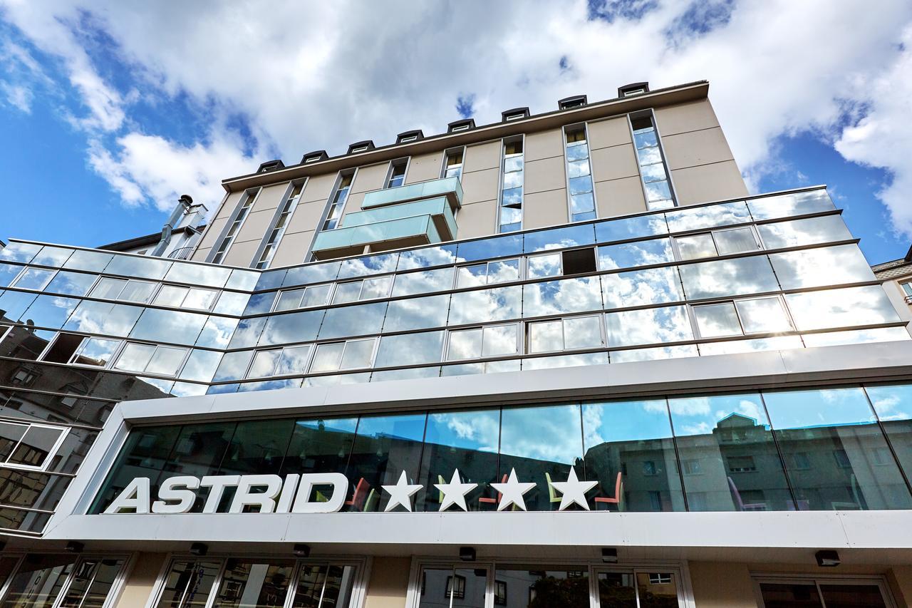 Hotel Astrid Lourdes Bagian luar foto